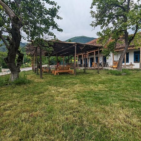 Hotel Arevi Gosh Exterior foto